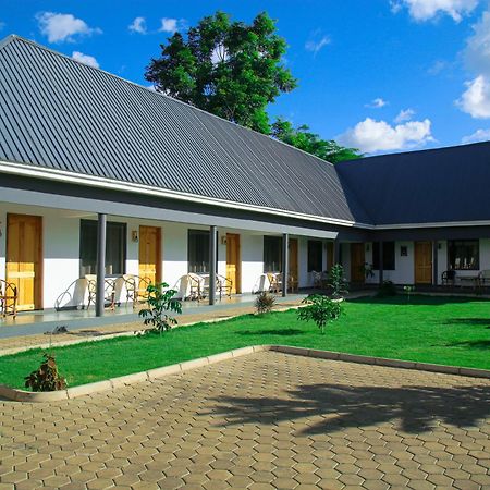 Hakuna Woga Inn Аруша Экстерьер фото